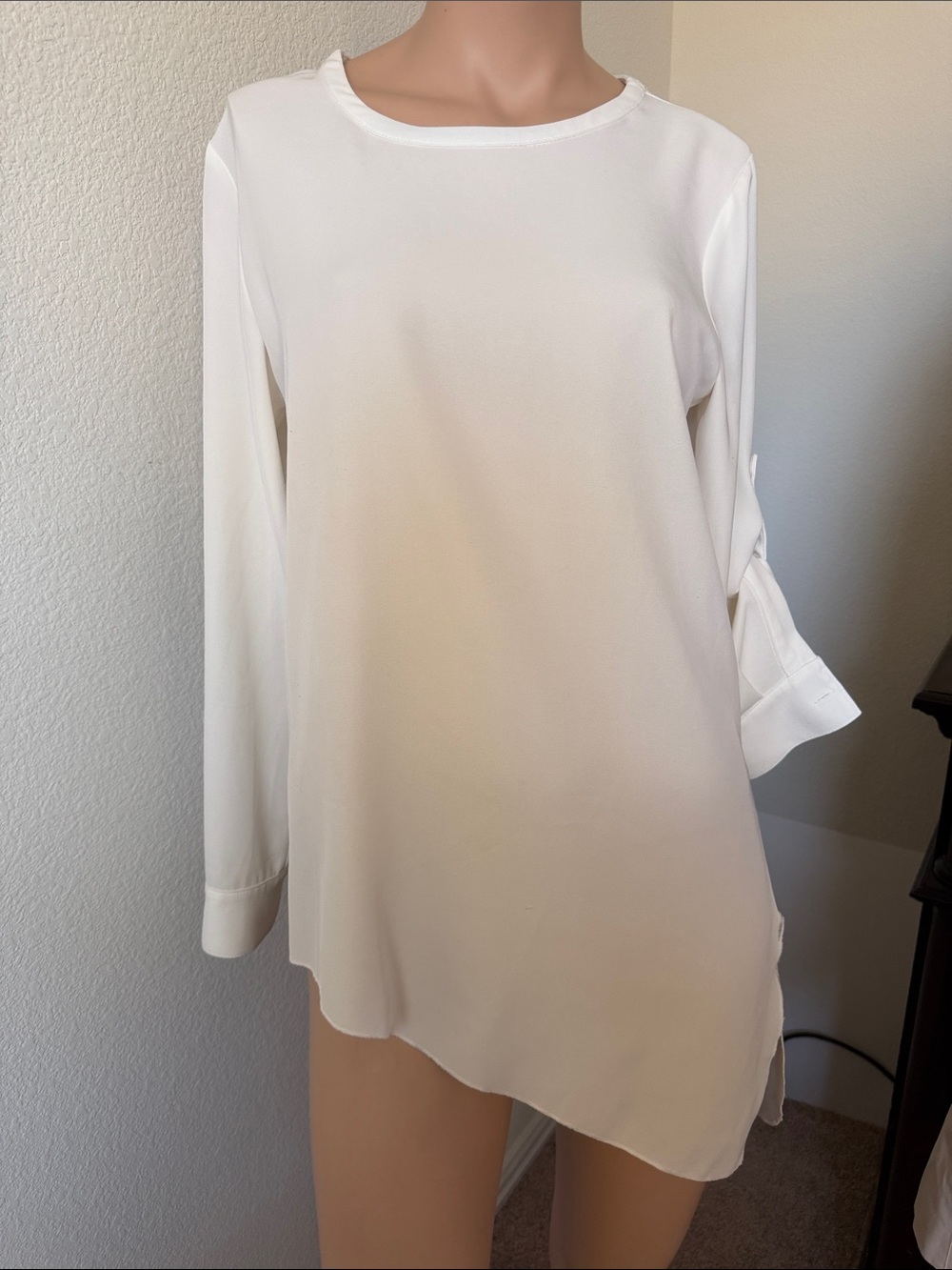 Calvin Klein Women's Ivory Crew Neck Blouse Small